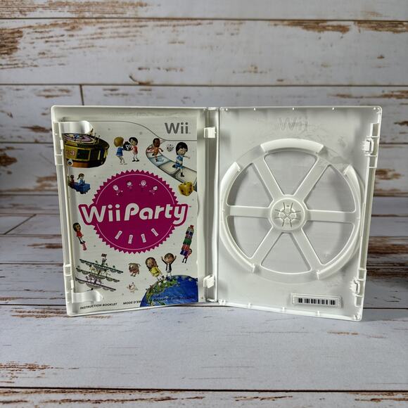 Wii Party (Nintendo Wii, 2010) – Case, Manual & Inserts Only – No Game Disc - Picture 2 of 3